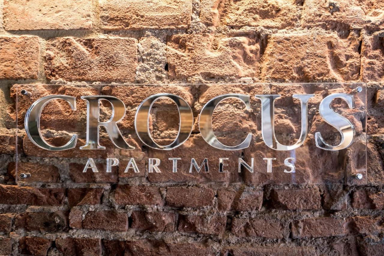 Crocus Apartments シルミオーネ エクステリア 写真